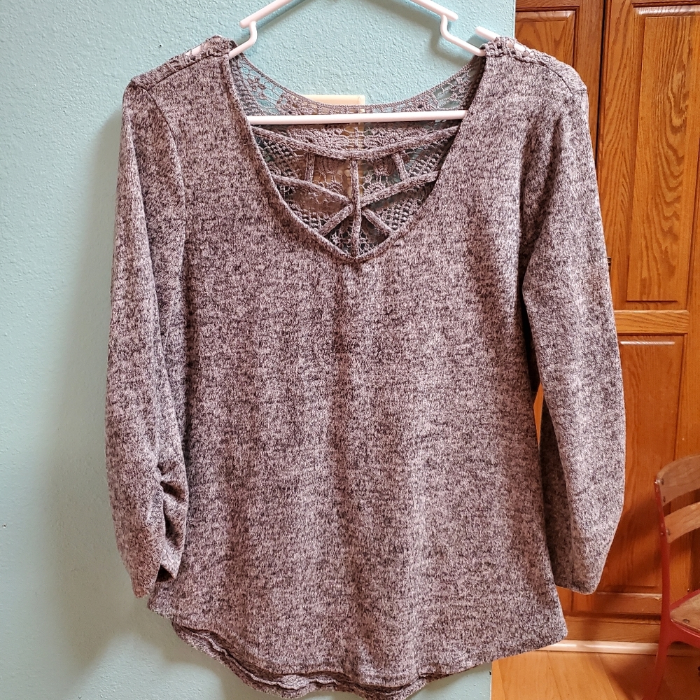 3/4 sleeve shirt